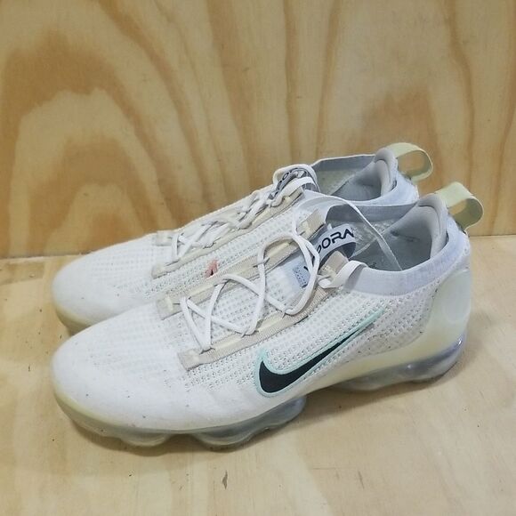 Nike Air VaporMax Flyknit 2021 Mens Size 11 1/2 DQ7758-100 - Picture 3 of 8